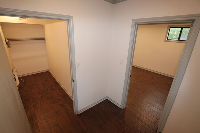 Building Photo - Coming Soon! Updated 3 Bed 2 Bath Rental! ...