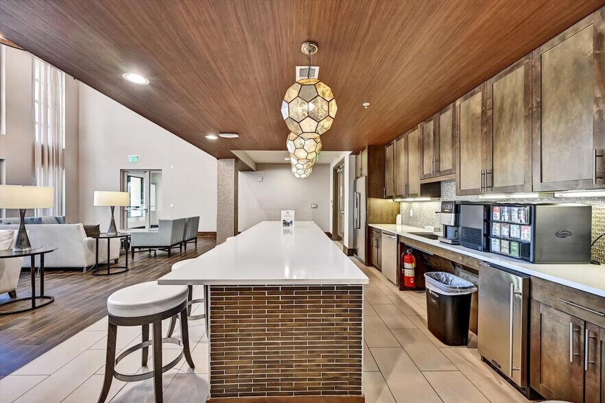 Building Photo - 782 Peachtree St NE