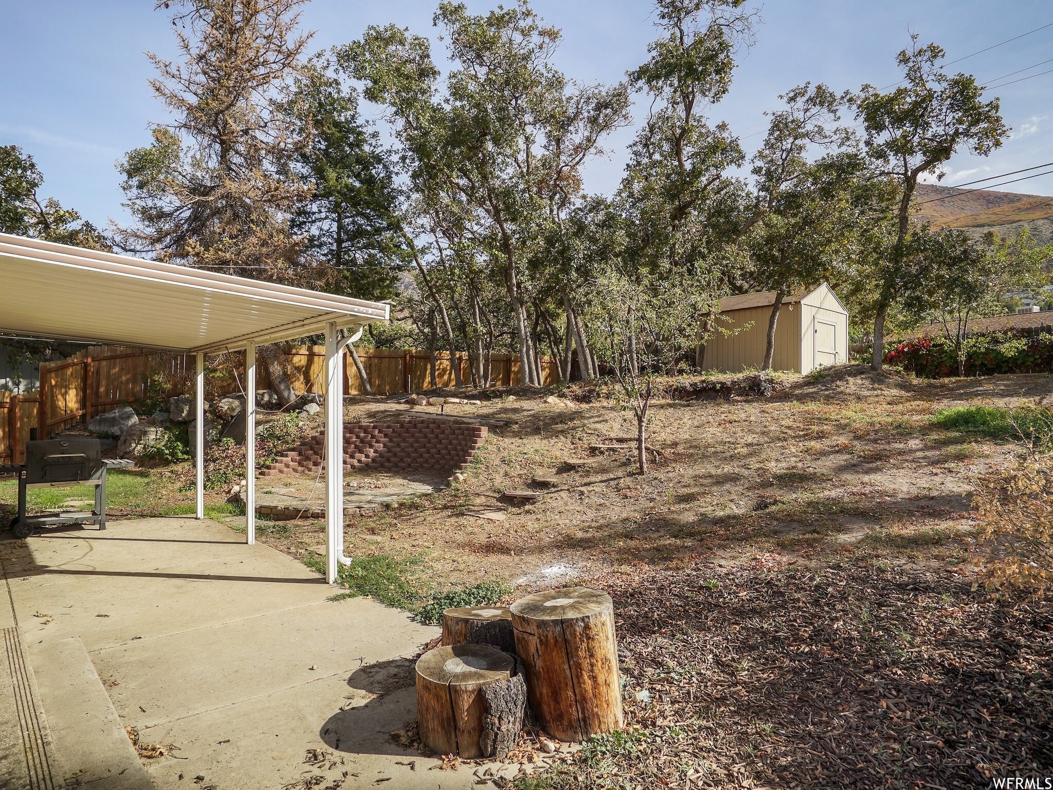 Building Photo - 4250 Edgehill Dr