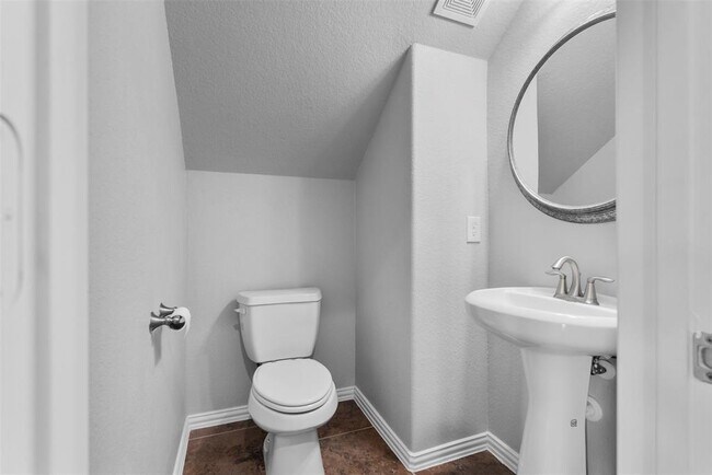 Building Photo - 38 Black Swan Ct