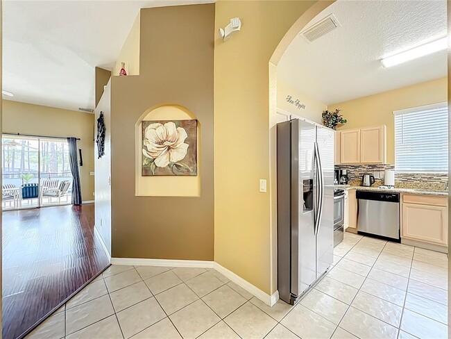 Building Photo - 520 Orista Dr