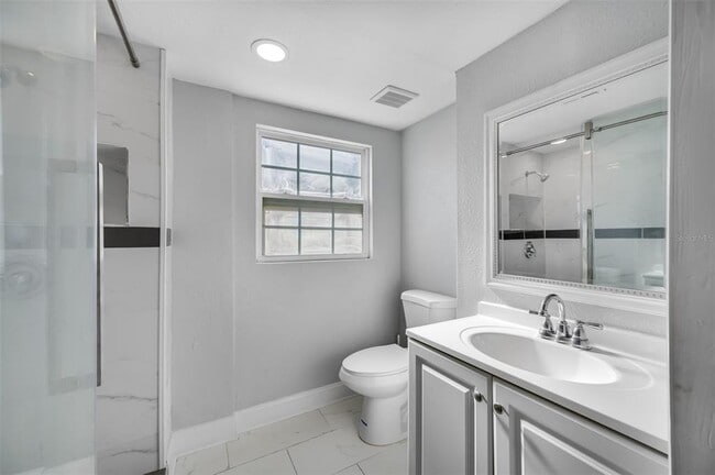 Building Photo - 1400 Poinciana Dr