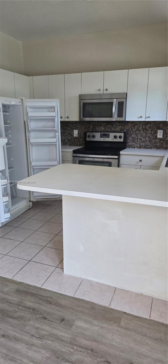 Building Photo - 2665 NE 4th St