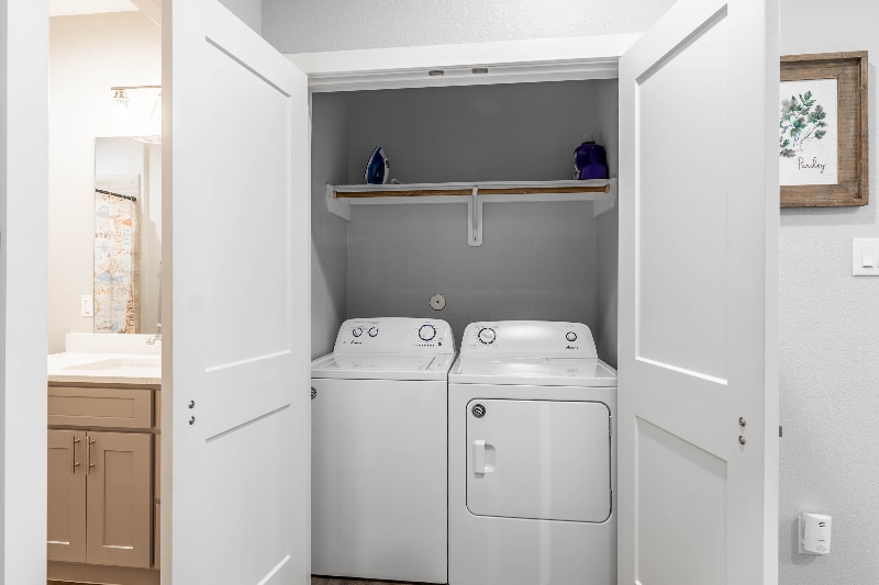 Building Photo - 142 W 5th St