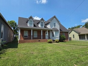 Building Photo - Large 4 Bedroom House in North Nashville - Attached Garage