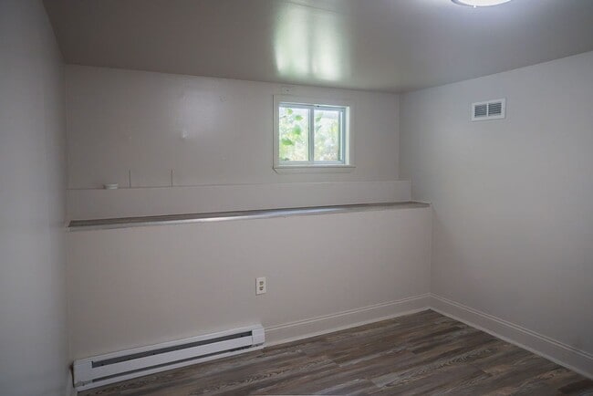 Building Photo - 412 Chestnut St