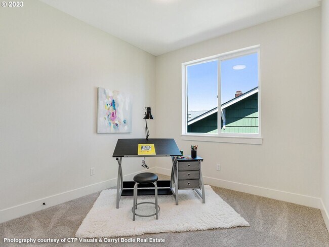 Building Photo - Stunning Modern Condo in Woodstock with Washer/Dryer in-unit, Patio & More