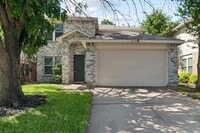 Building Photo - 2232 Chestnut Dr