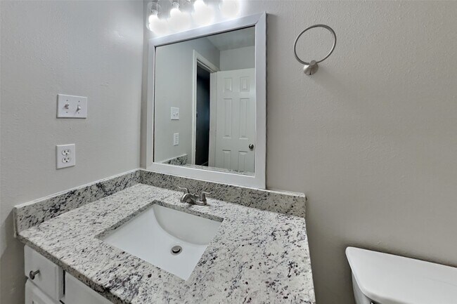 Building Photo - 25819 Oakridge Forest Ln