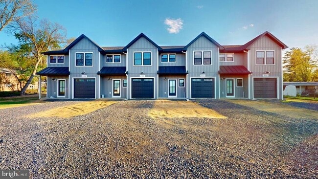 Building Photo - 446 W Gravel Ln
