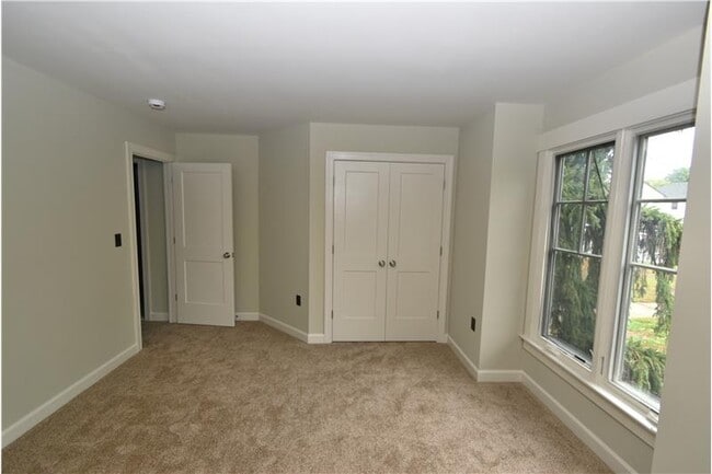 Building Photo - 324A Broad St