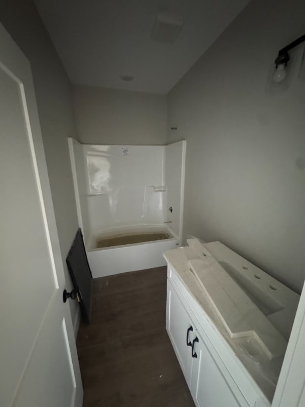 Building Photo - 267 W Spring St