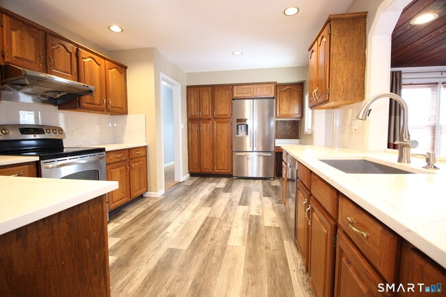 Building Photo - 76 Elliott Rd