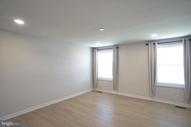 Building Photo - 332 Aspen Wy