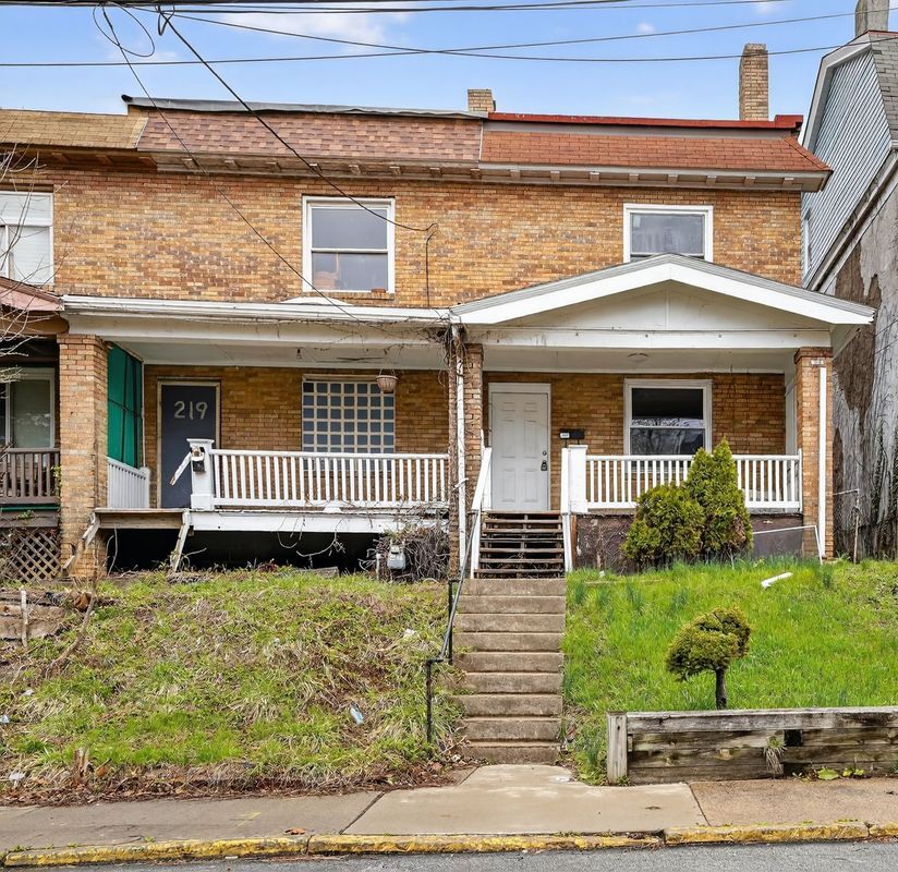 Building Photo - 217 Reifert St