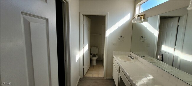 Building Photo - 6561 Avon Ct