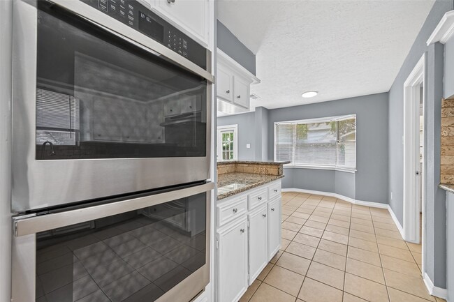 Building Photo - 6715 Greenvale Ln