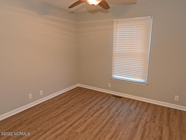 Building Photo - 180 Country Haven Dr