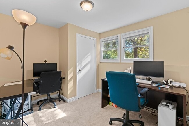 Building Photo - 20324 Cedarhurst Way