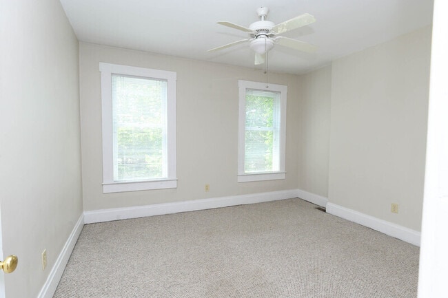 Building Photo - 1080 Mt Pleasant Ave