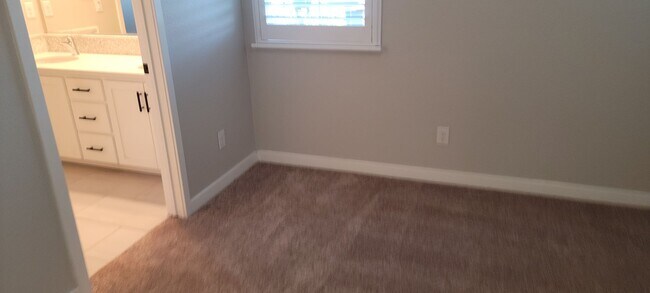 Building Photo - Gorgeous 4 bedroom 3 bath in Fiddyment Farm