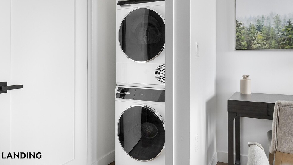 Building Photo - 632 Howard Rd SE