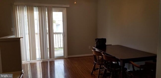 Building Photo - 142 Grand Dr