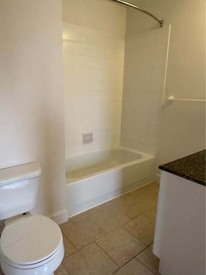 Building Photo - 617 Founders Dr