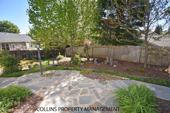 Building Photo - 154 Scotia Pines Cir