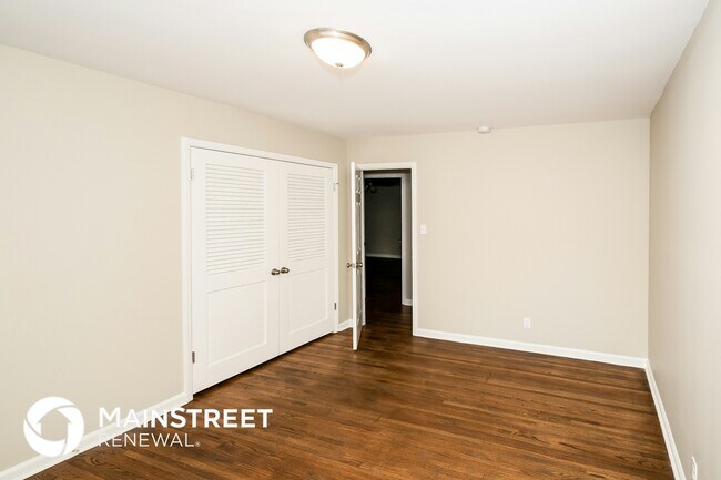 Building Photo - 2112 9th St NW