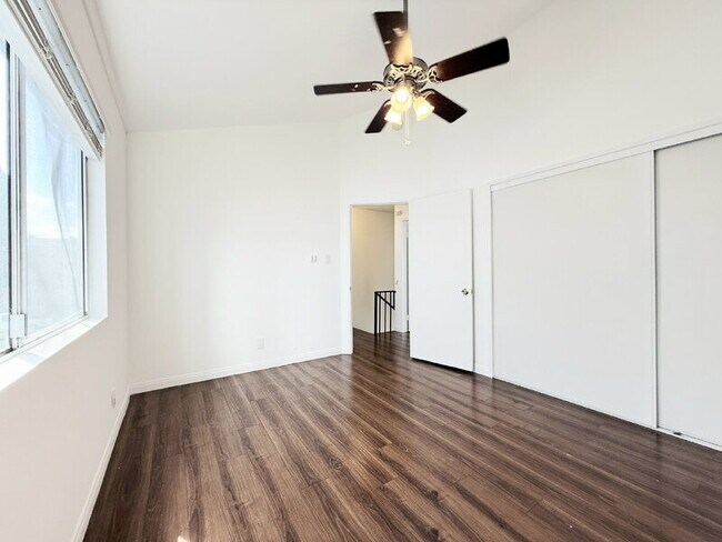 Building Photo - 1343 W 36th St