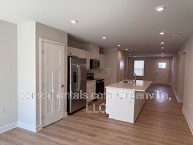 Building Photo - 4527 Duparc Way