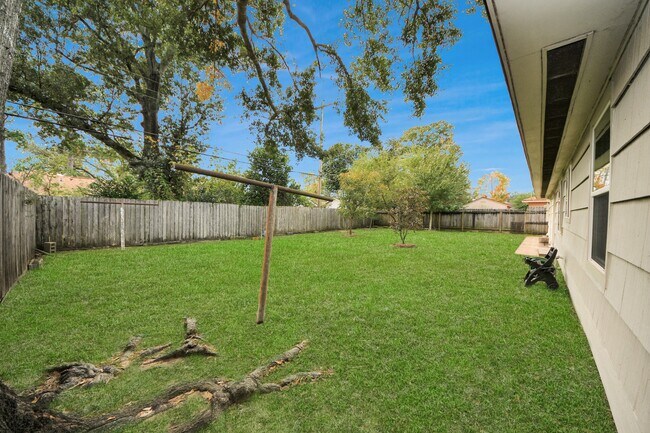 Building Photo - 9535 Vogue Ln