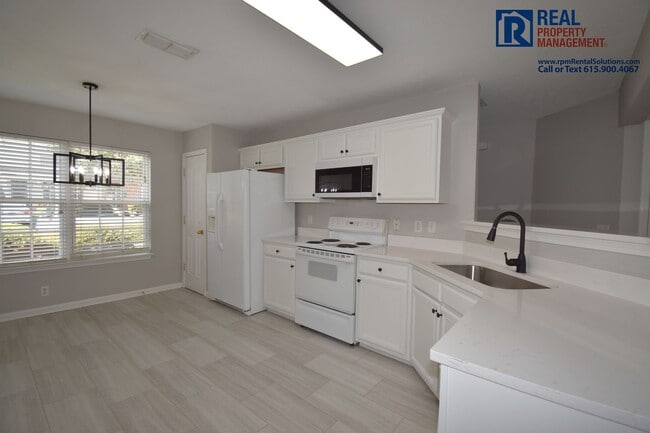 Building Photo - 3BR/2.5BA townhome in south Murfreesboro, close to I-24!
