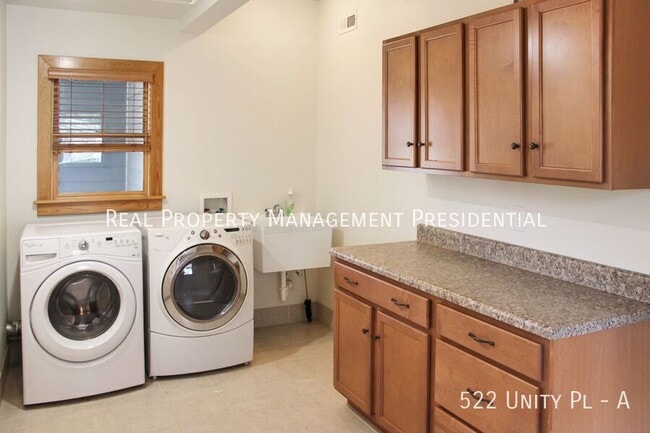 Building Photo - 522 Unity Pl