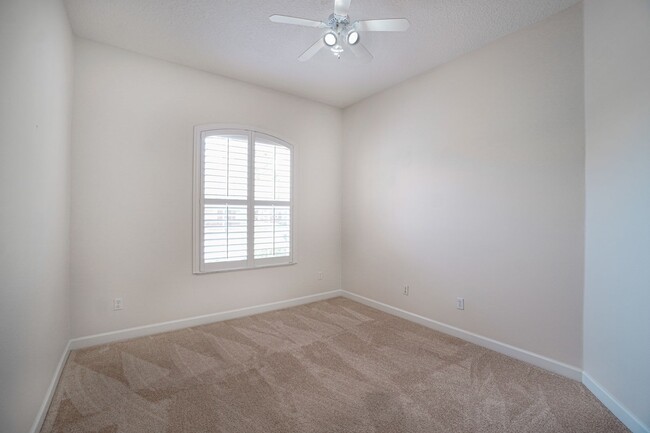Building Photo - Spacious 4-Bed Home in Magnolia Plantation...