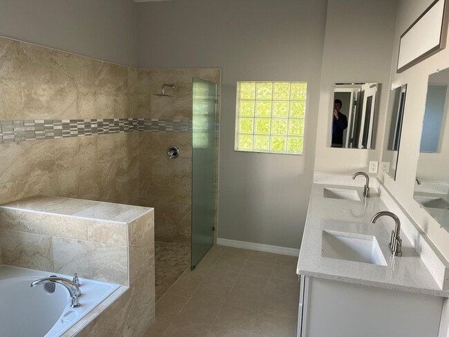 Building Photo - 1918 Turtle Creek Pl