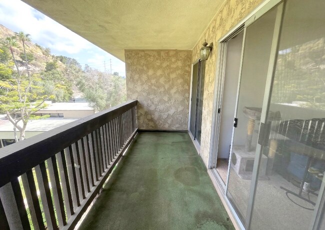 Building Photo - 6416 Friars Rd