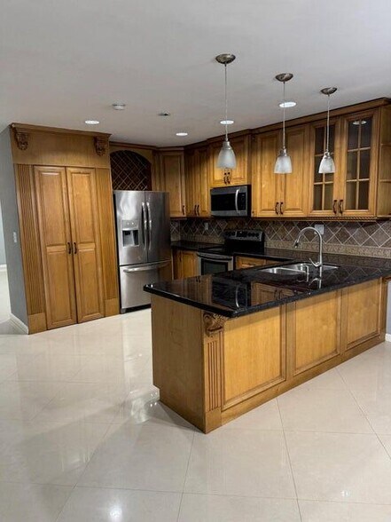 Building Photo - 11050 NW 36th St