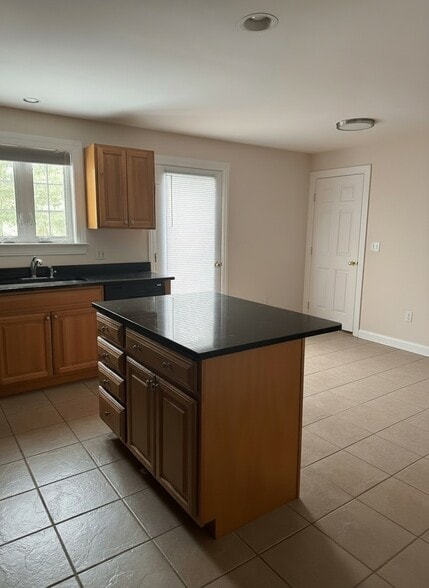 Building Photo - 1 Horseshoe Dr