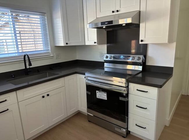 Building Photo - 3334 Dias Dr