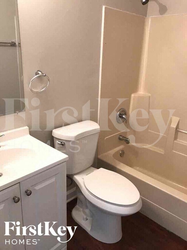 Building Photo - 100 S Dilger Ave