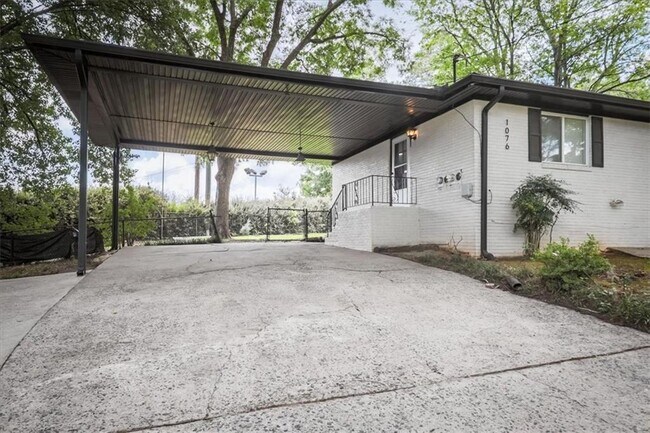 Building Photo - 1076 Vonda Ln SW