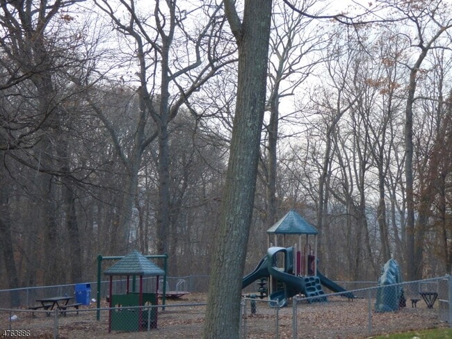 Building Photo - 8 N Glen Ave