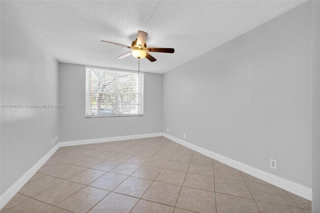 Building Photo - 6600 Cypress Rd