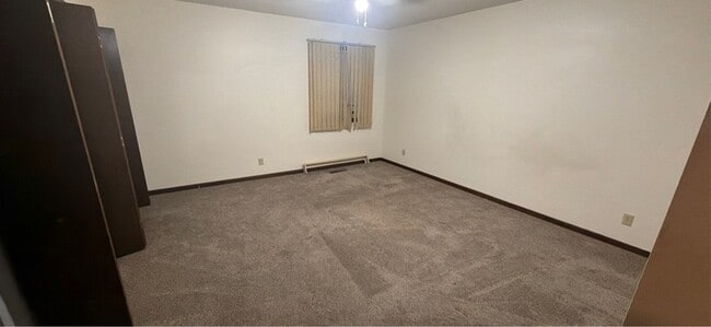 Building Photo - 524 Breezy Point Dr