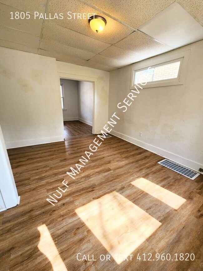 Building Photo - 1805 Pallas St