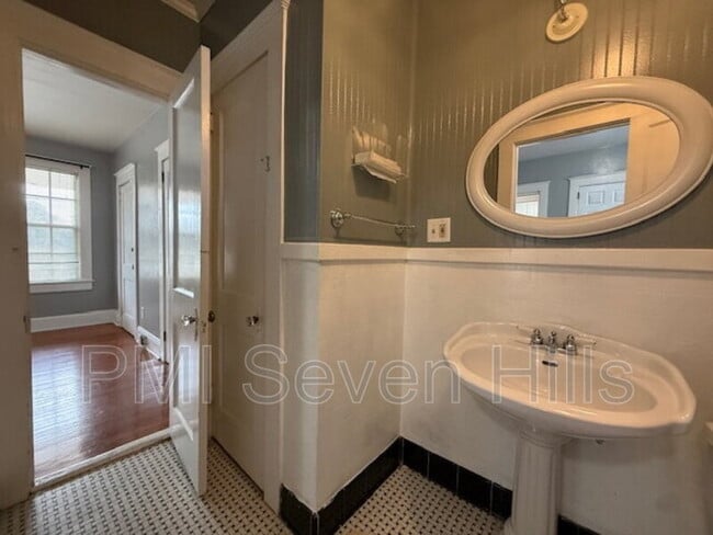 Building Photo - 1350 N Gadsden St