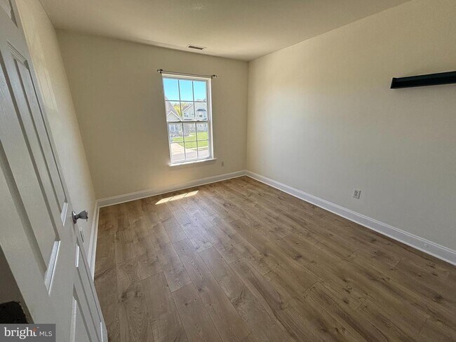 Building Photo - 237 Westbrook Dr