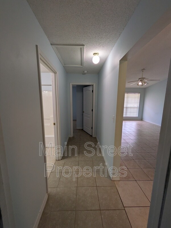 Building Photo - 3359 Green Briar Cir